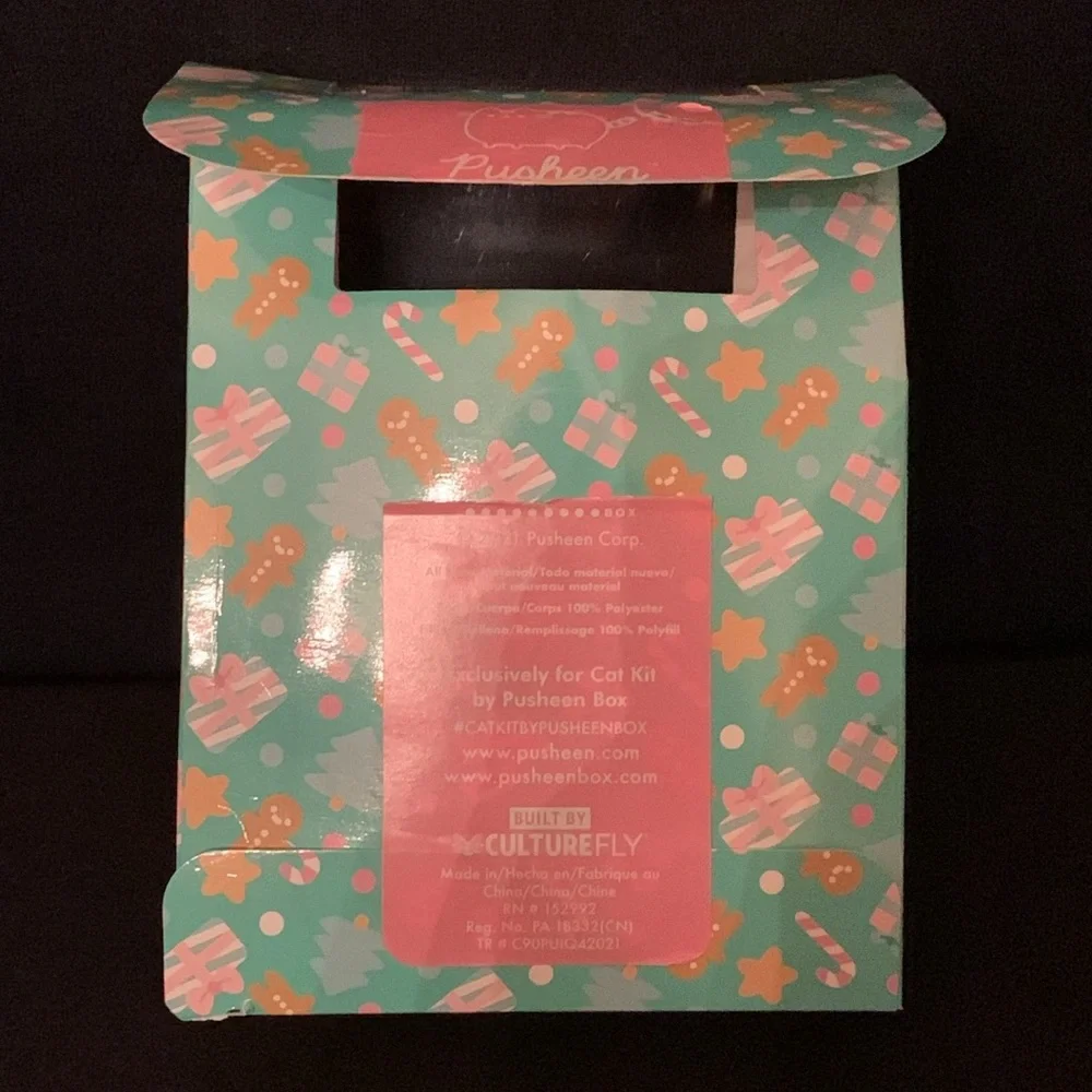 Pusheen Christmas wreath cat toy crinkle NWT